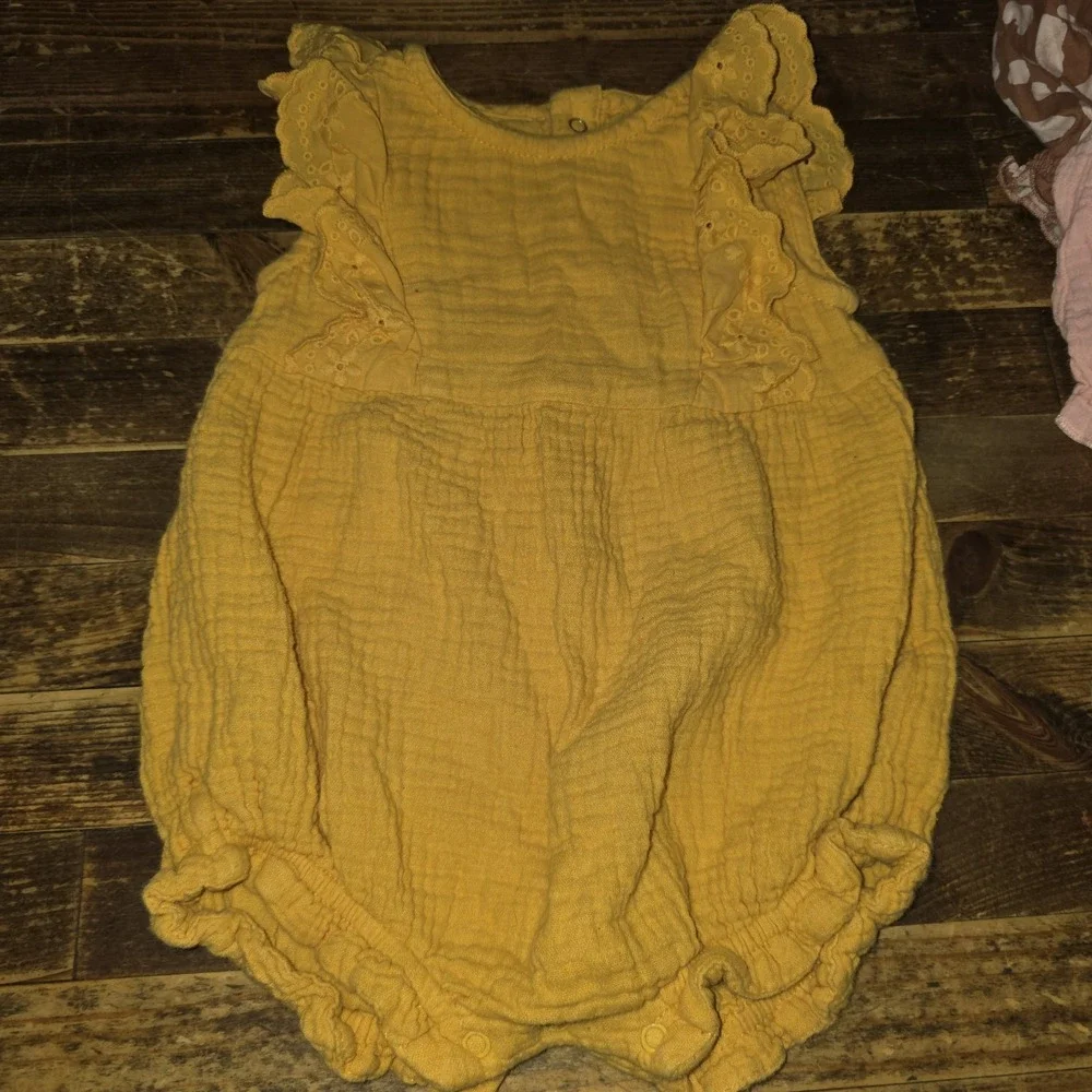 Baby Girl Size 6-9 Mo Lot Of 6 Rompers Jumpers Bubbles Soft Comfy Bundle